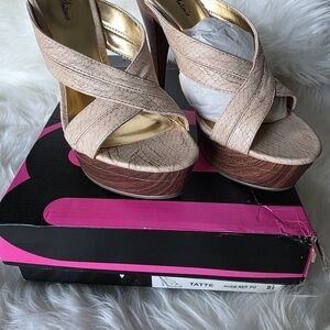 Anne Michelle Women's Nude Platform Heels